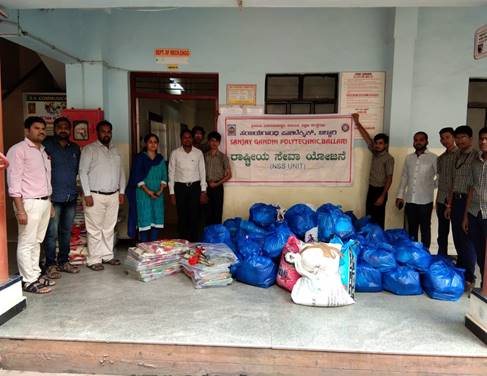 22.8.19 Distribution of essential commodities to flood affected victims 2